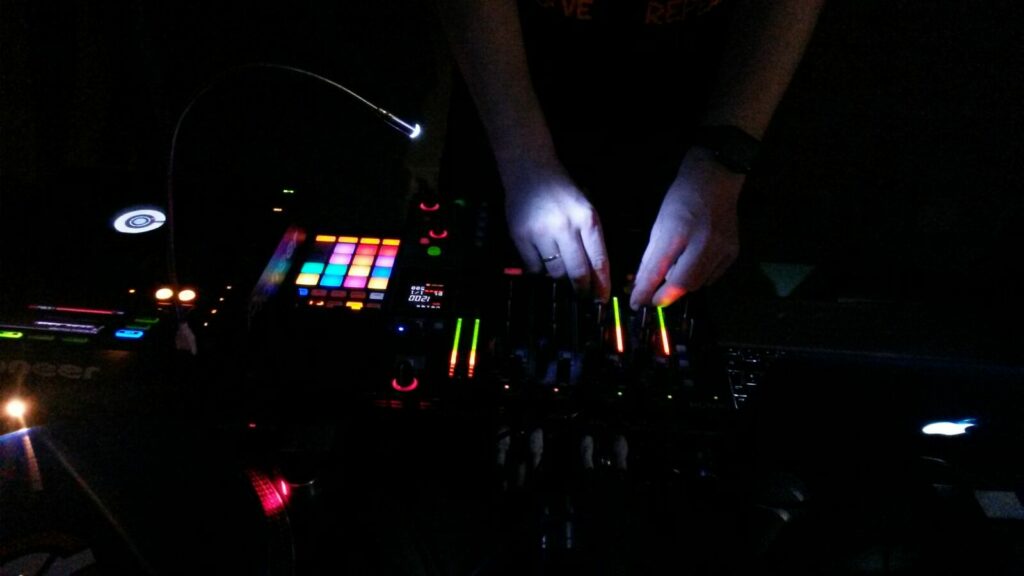 Electronic Timetrip, Mo. 9.11., 21-23 Uhr