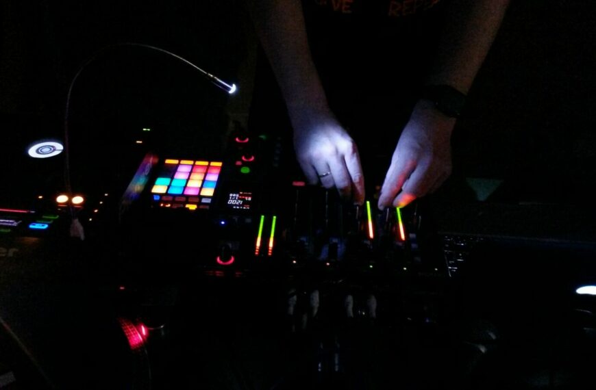 Electronic Timetrip, Mo. 9.11., 21-23 Uhr