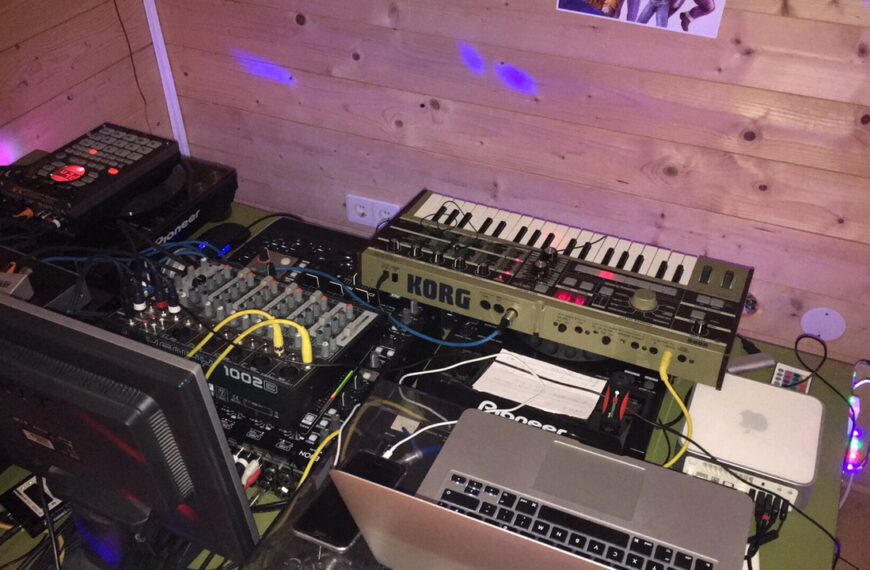 Electronic Timetrip, 8.5., 21.00 – 23.00