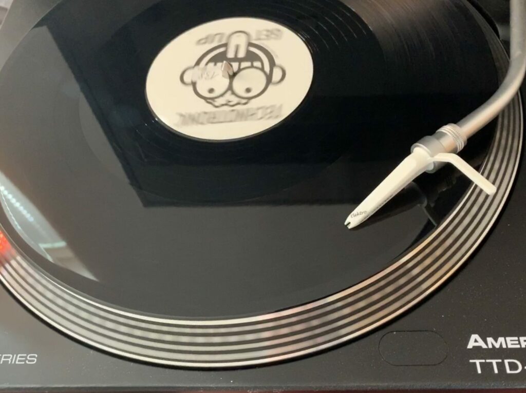 Electronic timetrip, 7.9.,22.00 – Handsup !