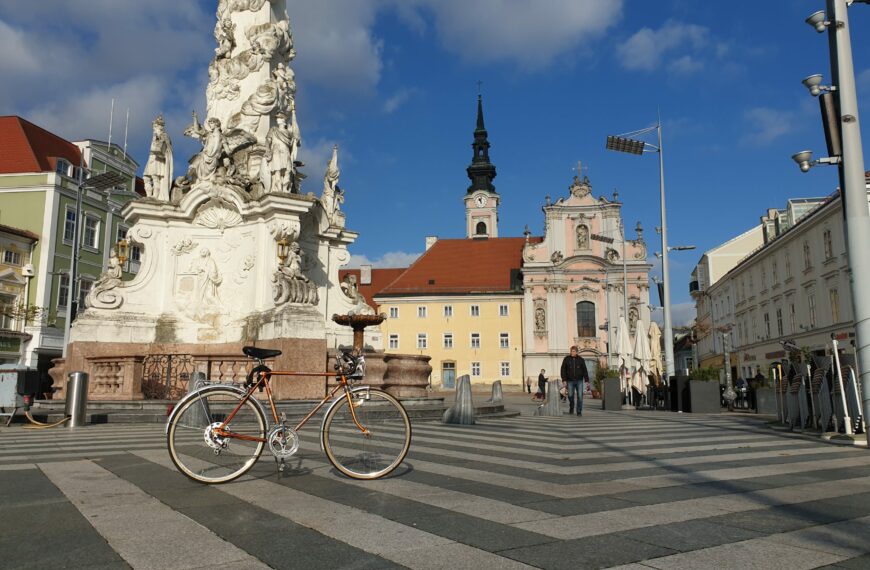 Mit dem Fahrrad durch die Landeshauptstadt, Mo, 9.11., 9 h