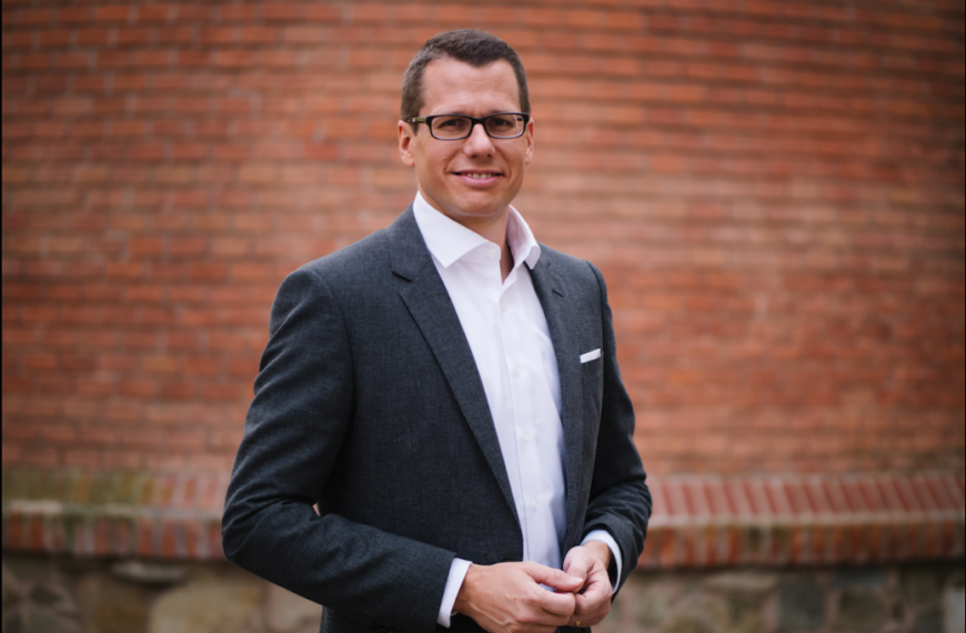 Gespräch mit Christoph Riedl über die derzeitige Arbeit der Caritas