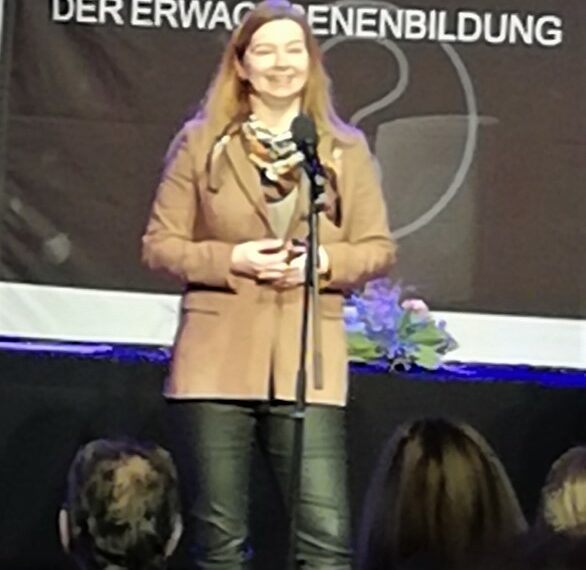 CR 94.4 holt Radiopreis der Erwachsenenbildung!