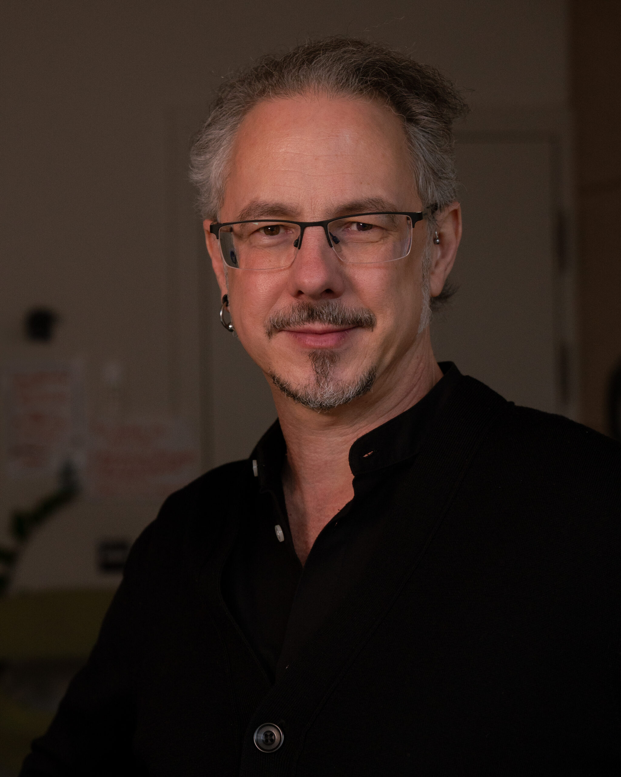 Das ist eine Person die Heinrich Deisl heißt.