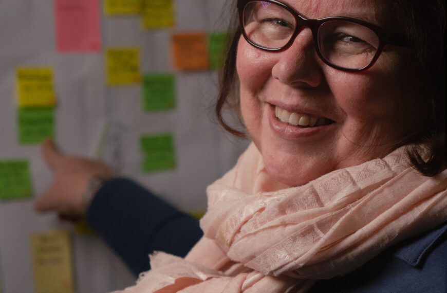 Das ist eine Person die Margit Wolfsberger heißt.