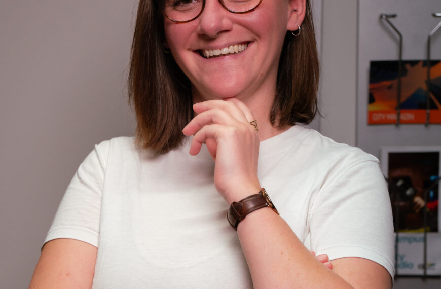 Das ist eine Person die Sabine Hubner heißt.