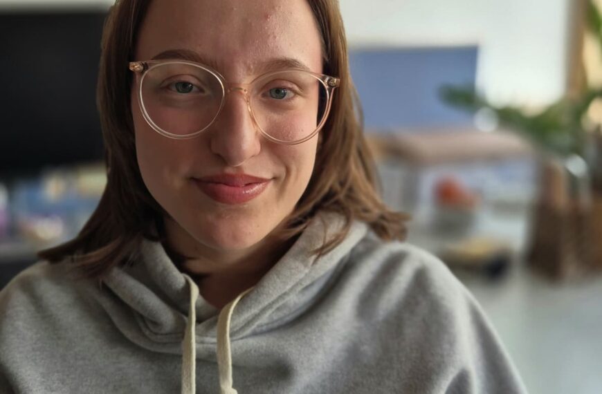 Das ist eine Person die Jana Guttenberger heißt.