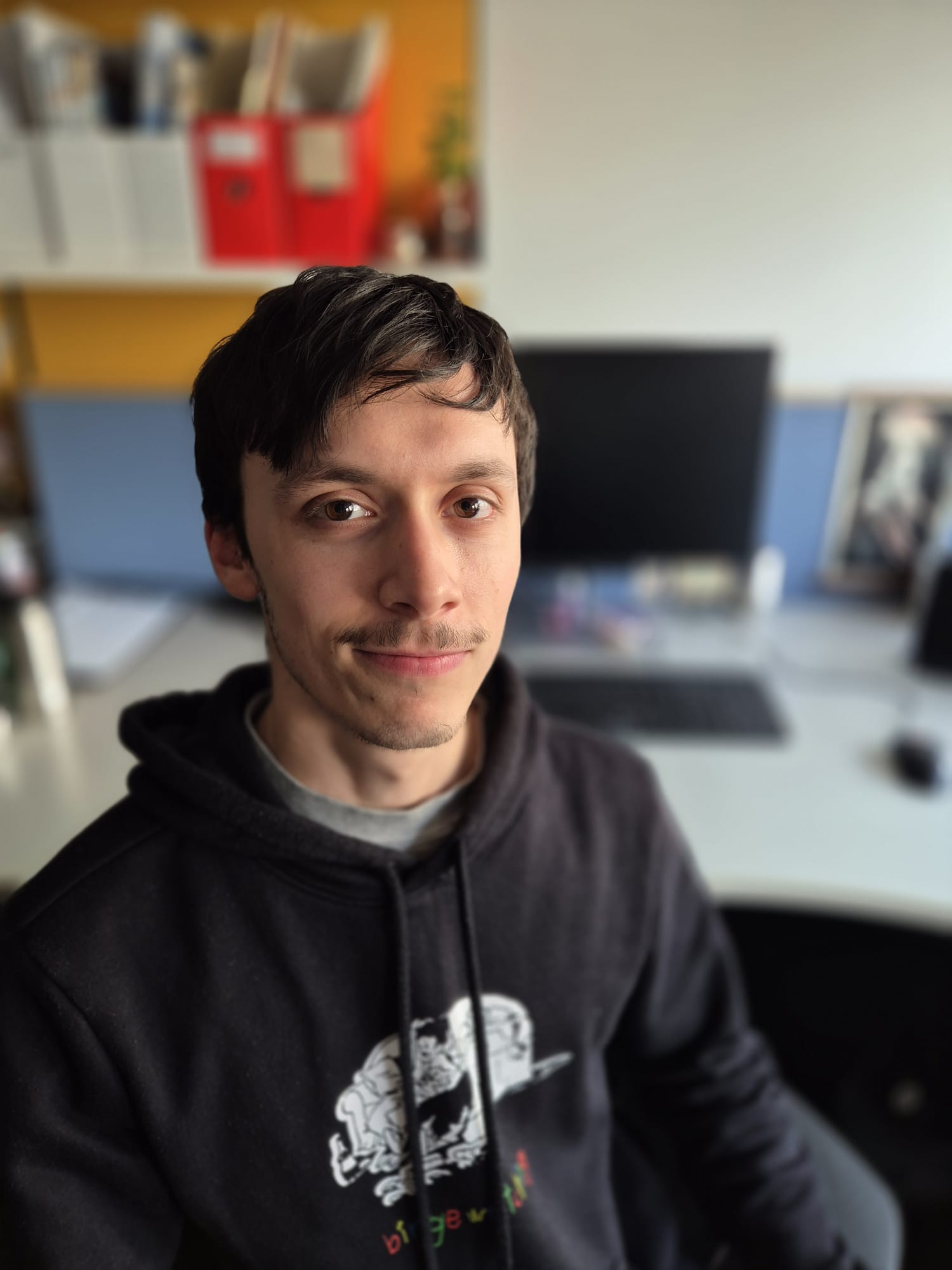 Das ist eine Person die Ludwig Merza heißt.